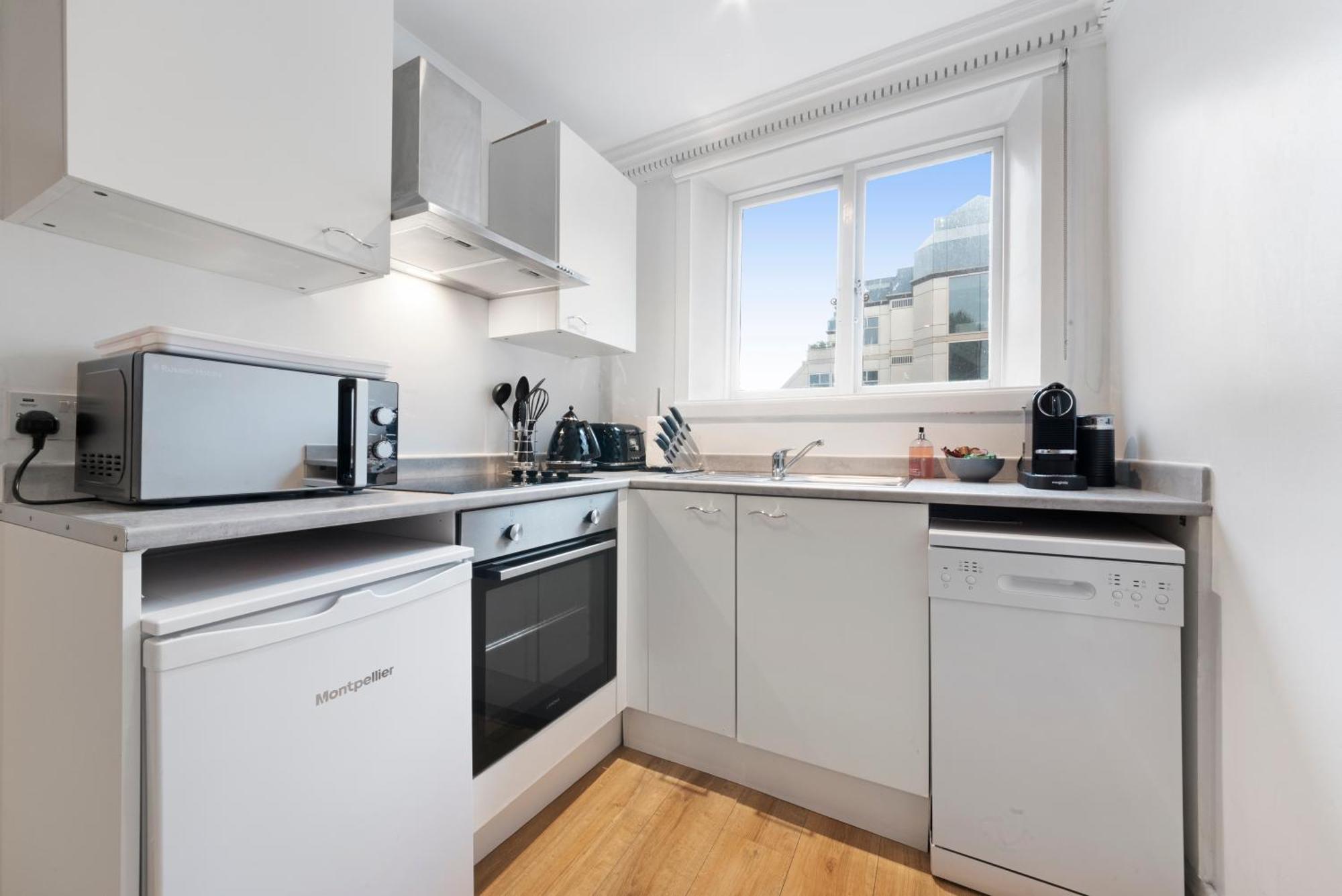 2 Bed Piccadilly Apartment 4 London Exteriör bild